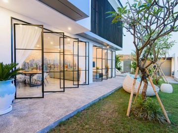 4-Bedroom Luxury Villa Walking Distance to Berawa Beach