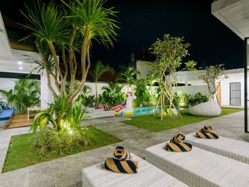 4-Bedroom Luxury Villa Walking Distance to Berawa Beach