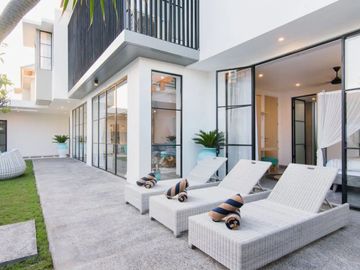 4-Bedroom Luxury Villa Walking Distance to Berawa Beach