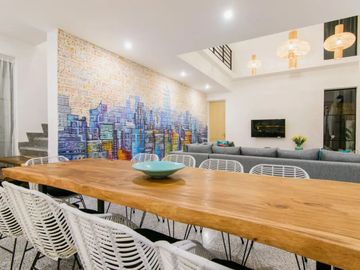 4-Bedroom Luxury Villa Walking Distance to Berawa Beach