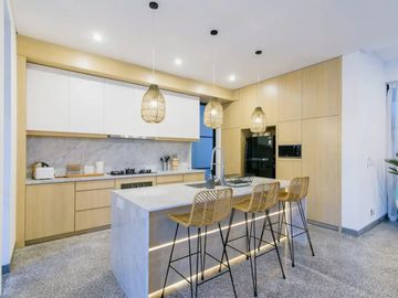 4-Bedroom Luxury Villa Walking Distance to Berawa Beach