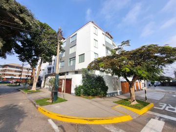 VENTA de DPTO. Flat en SURCO (Urb. Las Gardenias, límite con Chacarilla)