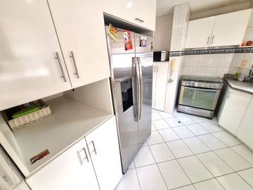 VENTA de DPTO. Flat en SURCO (Urb. Las Gardenias, límite con Chacarilla)