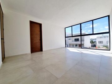 Casa Inteligente en venta en Coto de Valle Imperial Zapopan