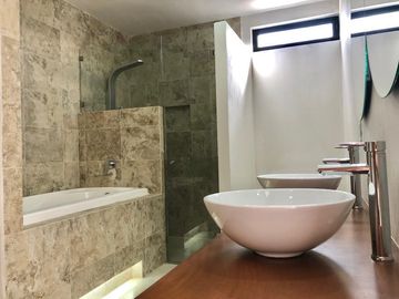 Casa Inteligente en venta en Coto de Valle Imperial Zapopan