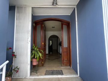 Casa de venta en Cumbayá sector la primavera Quito Ecuador de 4 dormitorios.