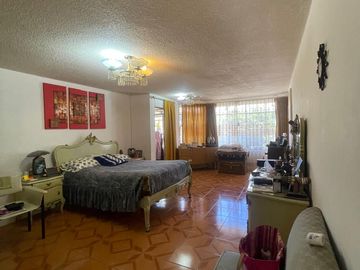 Casa de venta en Cumbayá sector la primavera Quito Ecuador de 4 dormitorios.