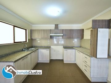 Max Uhle, Venta de Casa 04 Dormitorios