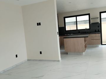 CASA EN VENTA EN PARQUES VALLARTA