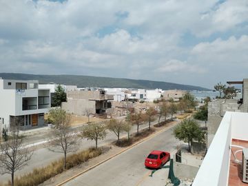 CASA EN VENTA EN PARQUES VALLARTA