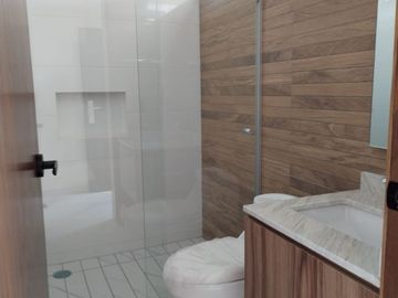 CASA EN VENTA EN PARQUES VALLARTA