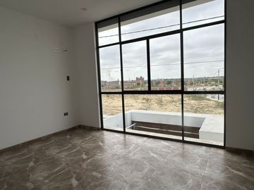 LINDA CASA DE ESTRENO EN VENTA EN URB.ALAMEDA COUNTRY CLUB CASTILLA