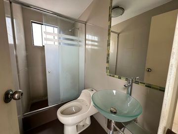 Oportunidad de venta de departamento en condominio Las Colinas del Prado, Urb Los Alamos