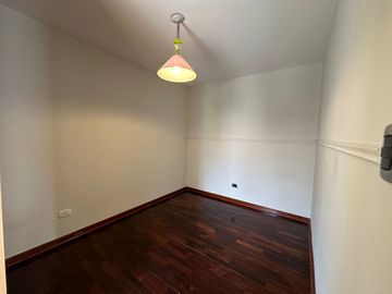 Oportunidad de venta de departamento en condominio Las Colinas del Prado, Urb Los Alamos