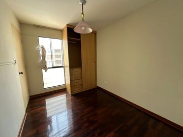 Oportunidad de venta de departamento en condominio Las Colinas del Prado, Urb Los Alamos
