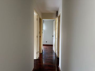 Oportunidad de venta de departamento en condominio Las Colinas del Prado, Urb Los Alamos