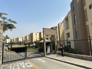 Oportunidad de venta de departamento en condominio Las Colinas del Prado, Urb Los Alamos