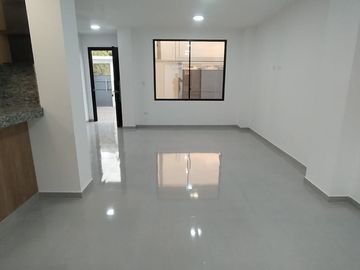 VENTA DE CASA EN LA URBANIZACION NUEVO PORTON