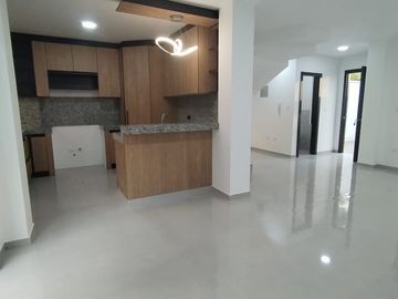 VENTA DE CASA EN LA URBANIZACION NUEVO PORTON