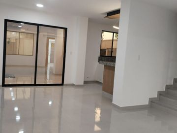VENTA DE CASA EN LA URBANIZACION NUEVO PORTON