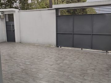 VENTA DE CASA EN LA URBANIZACION NUEVO PORTON