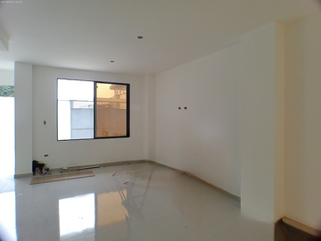 VENTA DE CASA EN LA URBANIZACION NUEVO PORTON