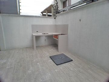 VENTA DE CASA EN LA URBANIZACION NUEVO PORTON