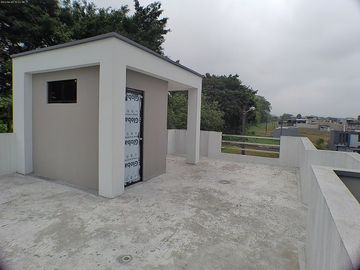 VENTA DE CASA EN LA URBANIZACION NUEVO PORTON