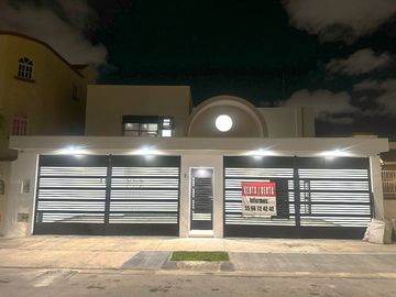 Fantástica Casa en VENTA 100% Remodelada Av.Acanceh, SM 11, Cancún
