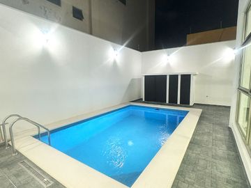 Fantástica Casa en VENTA 100% Remodelada Av.Acanceh, SM 11, Cancún