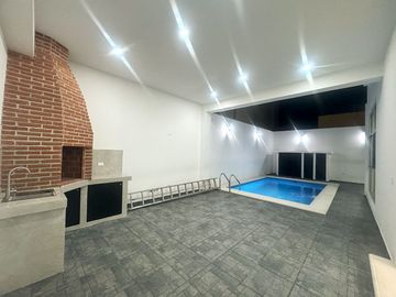 Fantástica Casa en VENTA 100% Remodelada Av.Acanceh, SM 11, Cancún
