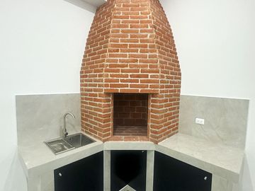 Fantástica Casa en VENTA 100% Remodelada Av.Acanceh, SM 11, Cancún