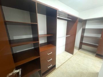 Fantástica Casa en VENTA 100% Remodelada Av.Acanceh, SM 11, Cancún