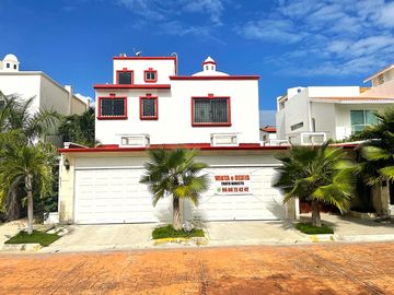 Espectacular Casa en Venta en Cancún, SM 11