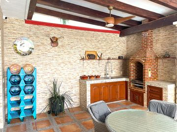 Espectacular Casa en Venta en Cancún, SM 11