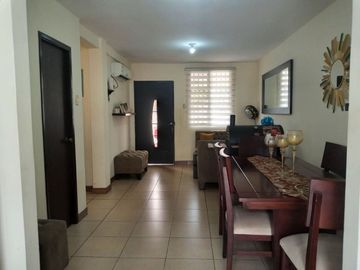 Venta de casa en Samborondon, La Gran Vittoria ( Via salitre)