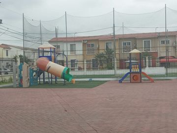 Venta de casa en Samborondon, La Gran Vittoria ( Via salitre)