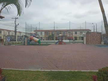 Venta de casa en Samborondon, La Gran Vittoria ( Via salitre)