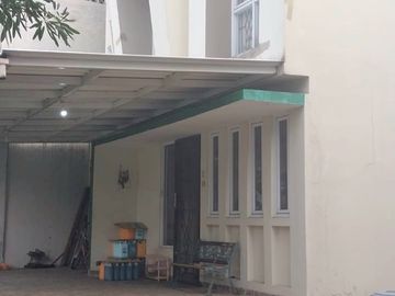 Dijual Rumah tinggal di Gading Serpong CLuster Oleaster Hadap Selatan