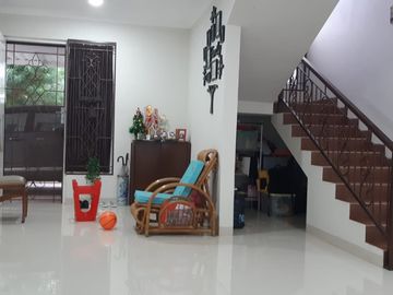 Dijual Rumah tinggal di Gading Serpong CLuster Oleaster Hadap Selatan