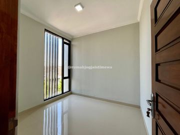 Rumah Dalam Perumahan di JL Magelang Km 7 Dekat JCM