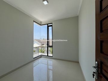 Rumah Dalam Perumahan di JL Magelang Km 7 Dekat JCM
