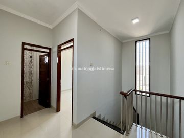 Rumah Dalam Perumahan di JL Magelang Km 7 Dekat JCM