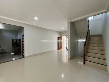 Rumah Dalam Perumahan di JL Magelang Km 7 Dekat JCM