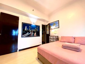 Spacious 3 bedroom apartment with stunning view near Robinsons Place Manila