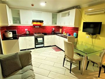 Spacious 3 bedroom apartment with stunning view near Robinsons Place Manila