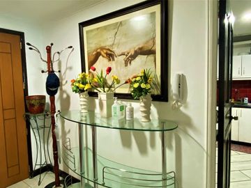Spacious 3 bedroom apartment with stunning view near Robinsons Place Manila