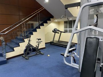 Spacious 3 bedroom apartment with stunning view near Robinsons Place Manila