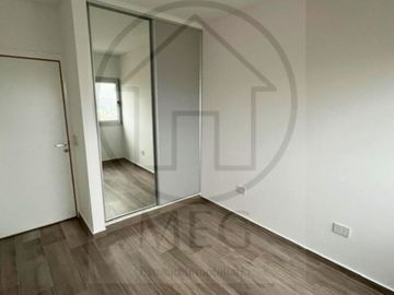 VENTA departamento 3 ambientes con cochera pleno centro de Bernal