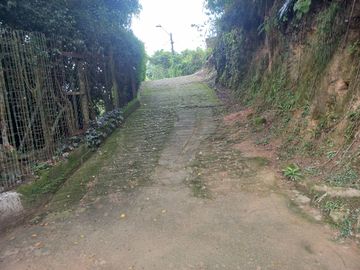 VENDO FINCA DE UNA HECTÁREA ENTRE GIRARDOTA Y BARBOSA ANTIOQUIA